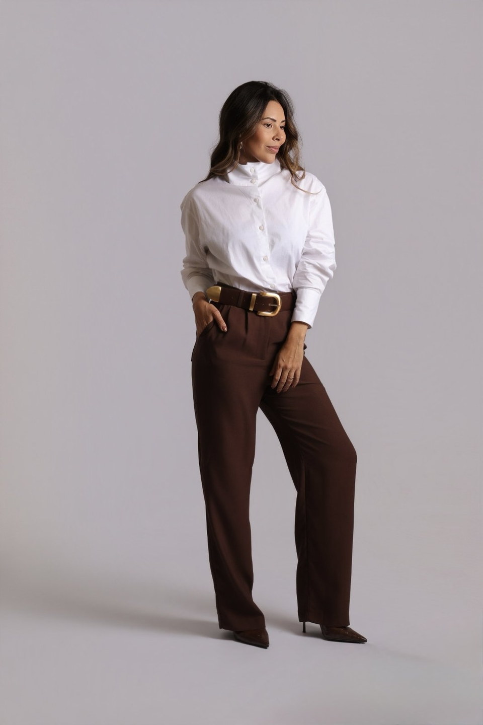 Calça alfaiataria reta BMQ Camila marrom — Calça Malê